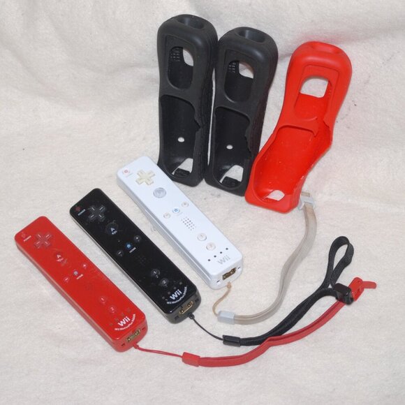 Lot Wii U Black Console Gamepad 3 Handheld Controllers Tested and Working! - Picture 6 of 14